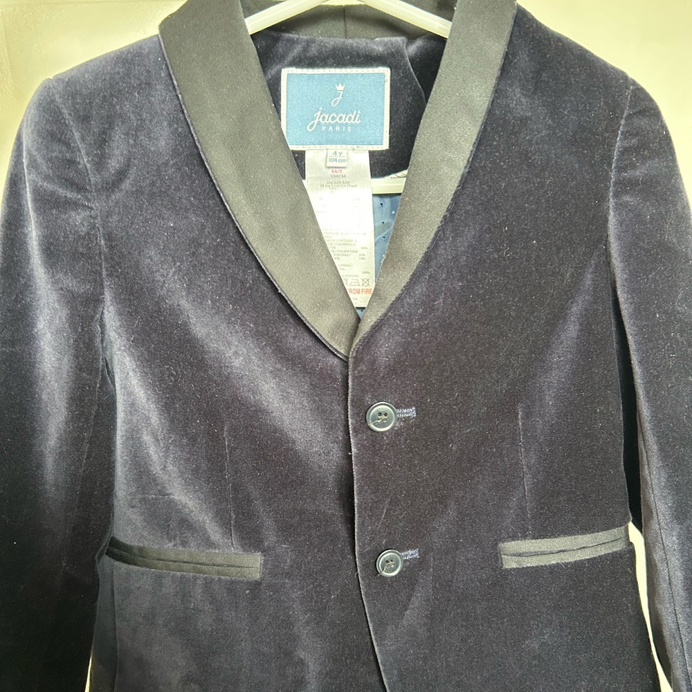Jacadi Paris Boys size 4t velvet blazer